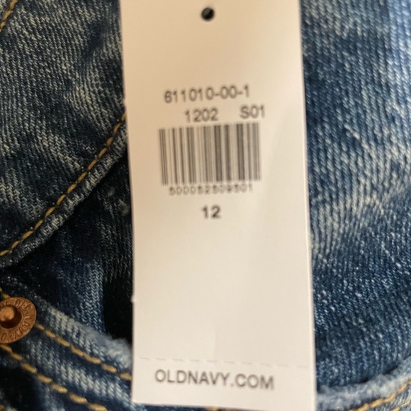 NWT Old Navy Sky Hi Straight jeans size 12. - Picture 2 of 3